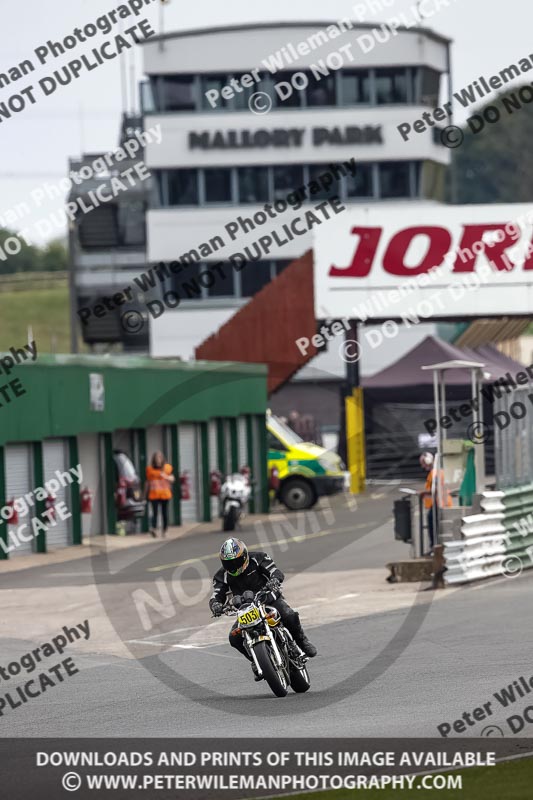 Vintage motorcycle club;eventdigitalimages;mallory park;mallory park trackday photographs;no limits trackdays;peter wileman photography;trackday digital images;trackday photos;vmcc festival 1000 bikes photographs